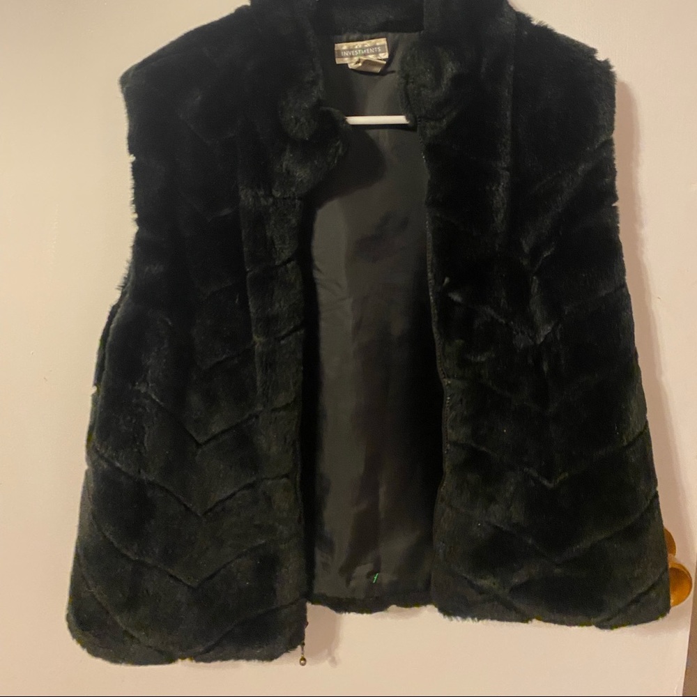 Fuzzy vest size m